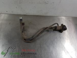 Używane Rurka do napelniania zbiornika paliwa Suzuki Ignis (MF) 1.2 Dual Jet 16V Cena € 75,00 Procedura marży oferowane przez Kleine Staarman B.V. Autodemontage