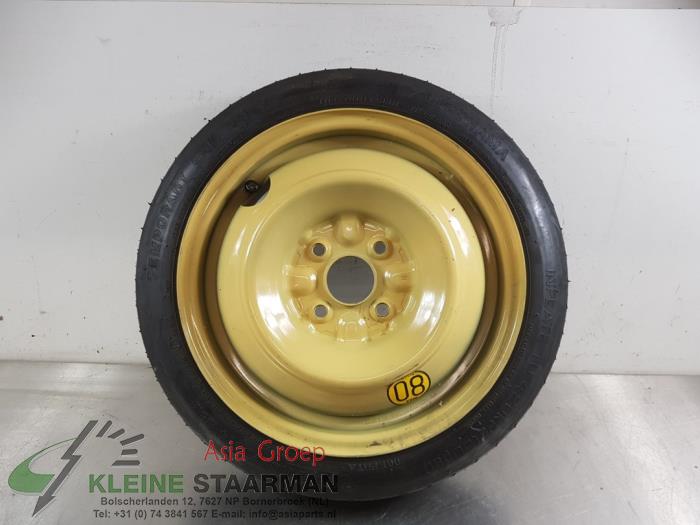 Kolo zapasowe z Toyota Yaris (P1) 1.0 16V VVT-i 2000