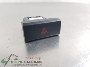 Begagnade Nödbelysningsbrytare Mazda MX-5 (ND) 2.0 SkyActiv G-184 16V Pris € 45,00 Marginaltabell erbjuds av Kleine Staarman B.V. Autodemontage