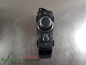 Begagnade Navigeringskontrollpanel Mazda MX-5 (ND) 2.0 SkyActiv G-184 16V Pris € 125,00 Marginaltabell erbjuds av Kleine Staarman B.V. Autodemontage