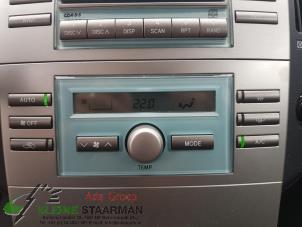 Begagnade Värmekontrollpanel Toyota Corolla Verso (R10/11) 1.8 16V VVT-i Pris € 42,50 Marginaltabell erbjuds av Kleine Staarman B.V. Autodemontage