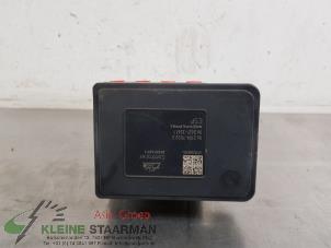 Używane Pompa ABS Mitsubishi Outlander (GF/GG) 2.0 16V PHEV 4x4 Cena € 100,00 Procedura marży oferowane przez Kleine Staarman B.V. Autodemontage