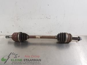 Gebruikte Aandrijfas links-voor Kia Soul II (PS) 1.6 GDI 16V Prijs € 65,00 Margeregeling aangeboden door Kleine Staarman B.V. Autodemontage