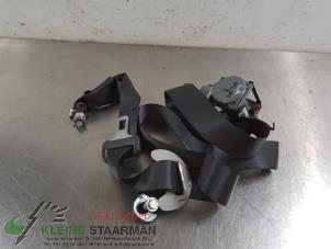 Gebruikte Veiligheidsgordel links-achter Kia Soul II (PS) 1.6 GDI 16V Prijs € 42,50 Margeregeling aangeboden door Kleine Staarman B.V. Autodemontage