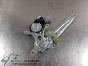 Begagnade Fönstermekanism för bakre dörr, 4-dörrars, vänster Suzuki SX4 S-Cross (JY) 1.4 Booster Jet Turbo 16V Pris € 60,00 Marginaltabell erbjuds av Kleine Staarman B.V. Autodemontage