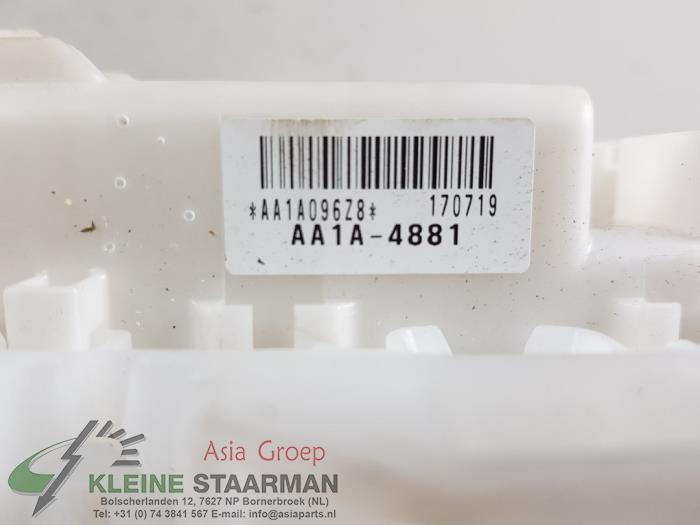 Säkringsbox från en Suzuki SX4 S-Cross (JY) 1.4 Booster Jet Turbo 16V 2018