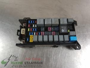 Używane Skrzynka bezpieczników Kia Sorento I (JC) 2.4 16V Cena € 70,00 Procedura marży oferowane przez Kleine Staarman B.V. Autodemontage