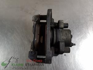 Begagnade Främre bromsok, höger Toyota Yaris III (P13) 1.5 16V Dual VVT-iE Pris € 50,00 Marginaltabell erbjuds av Kleine Staarman B.V. Autodemontage