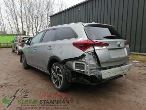 Używane Naroznik karoserii lewy tyl Toyota Auris Touring Sports (E18) 1.8 16V Hybrid Cena na żądanie oferowane przez Kleine Staarman B.V. Autodemontage