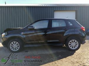Begagnade Sidokjol, vänster Mitsubishi ASX 1.6 MIVEC 16V Pris på förfrågan erbjuds av Kleine Staarman B.V. Autodemontage