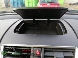 Używane Element deski rozdzielczej Suzuki Swift (ZA/ZC/ZD) 1.6 Sport VVT 16V Cena € 60,00 Procedura marży oferowane przez Kleine Staarman B.V. Autodemontage