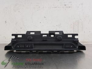 Gebruikte Stoelverwarmings Schakelaar Mazda CX-5 II (KF) 2.2 SkyActiv-D 150 16V 2WD Prijs € 60,00 Margeregeling aangeboden door Kleine Staarman B.V. Autodemontage