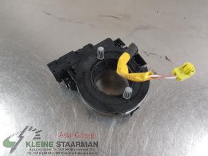 Używane Przewód spiralny poduszki powietrznej Mazda 3 (BM/BN) 2.0 SkyActiv-G 120 16V Cena € 100,00 Procedura marży oferowane przez Kleine Staarman B.V. Autodemontage