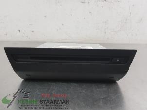 Używane Odtwarzacz CD Mazda 3 (BM/BN) 2.0 SkyActiv-G 120 16V Cena € 125,00 Procedura marży oferowane przez Kleine Staarman B.V. Autodemontage