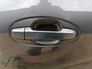 Używane Uchwyt drzwi prawych przednich wersja 4-drzwiowa Toyota Yaris III (P13) 1.33 16V Dual VVT-I Cena € 50,00 Procedura marży oferowane przez Kleine Staarman B.V. Autodemontage