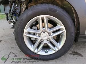 Begagnade Hjuluppsättning + däck Hyundai Kona (OS) 1.0 T-GDI 12V Pris € 300,00 Marginaltabell erbjuds av Kleine Staarman B.V. Autodemontage
