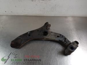 Używane Wahacz zawieszenia dolny lewy przód Mazda CX-5 I (KE,GH) 2.2 SkyActiv-D 16V 2WD Cena € 100,00 Procedura marży oferowane przez Kleine Staarman B.V. Autodemontage