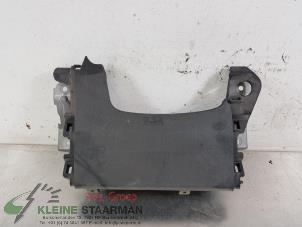 Używane Poduszka powietrzna kolanowa Mitsubishi Outlander (GF/GG) 2.0 16V PHEV 4x4 Cena € 151,25 Z VAT oferowane przez Kleine Staarman B.V. Autodemontage