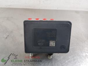 Używane Pompa ABS Mitsubishi Outlander (GF/GG) 2.0 16V PHEV 4x4 Cena € 100,00 Procedura marży oferowane przez Kleine Staarman B.V. Autodemontage