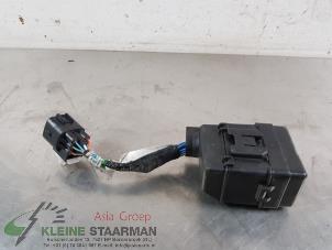 Używane Skrzynka bezpieczników Mitsubishi Outlander (GF/GG) 2.0 16V PHEV 4x4 Cena € 181,50 Z VAT oferowane przez Kleine Staarman B.V. Autodemontage