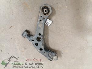 Używane Wahacz zawieszenia dolny prawy przód Toyota Corolla (E21/EA1/EH1) 1.2 16V Turbo Cena na żądanie oferowane przez Kleine Staarman B.V. Autodemontage