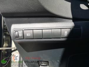 Używane Przelacznik (rózne) Toyota Corolla (E21/EA1/EH1) 1.2 16V Turbo Cena na żądanie oferowane przez Kleine Staarman B.V. Autodemontage