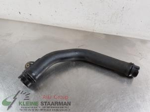 Używane Rura chlodnicy miedzystopniowej Mitsubishi Outlander (GF/GG) 2.2 DI-D 16V Clear Tec 4x4 Cena € 90,75 Z VAT oferowane przez Kleine Staarman B.V. Autodemontage