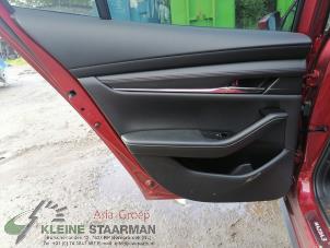 Używane Tapicerka drzwi lewych tylnych wersja 4-drzwiowa Mazda 3 (BP) 2.0 SkyActiv-X 180 M Hybrid 16V Cena € 100,00 Procedura marży oferowane przez Kleine Staarman B.V. Autodemontage