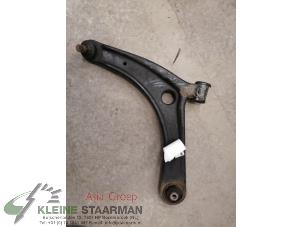 Używane Wahacz zawieszenia dolny lewy przód Mitsubishi Outlander (GF/GG) 2.2 DI-D 16V Clear Tec 4x4 Cena na żądanie oferowane przez Kleine Staarman B.V. Autodemontage