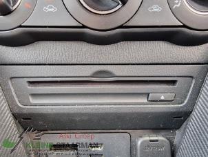 Używane Odtwarzacz CD Mazda 2 (DJ/DL) 1.5 SkyActiv-G 90 Cena € 100,00 Procedura marży oferowane przez Kleine Staarman B.V. Autodemontage