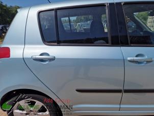 Używane Drzwi prawe tylne wersja 4-drzwiowa Suzuki Swift (ZA/ZC/ZD1/2/3/9) 1.3 VVT 16V Cena € 100,00 Procedura marży oferowane przez Kleine Staarman B.V. Autodemontage