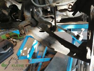 Używane Wahacz zawieszenia dolny lewy przód Mitsubishi Outlander (CW) 2.4 16V Mivec 4x2 Cena na żądanie oferowane przez Kleine Staarman B.V. Autodemontage