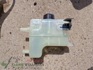 Używane Zbiornik rozprezny Mitsubishi Outlander (GF/GG) 2.4 16V PHEV 4x4 Cena na żądanie oferowane przez Kleine Staarman B.V. Autodemontage