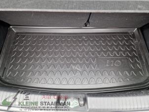 Begagnade Golvpanel, lastområde Hyundai i10 1.0 12V Pris på förfrågan erbjuds av Kleine Staarman B.V. Autodemontage