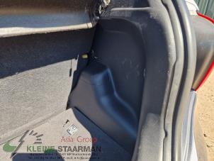 Gebruikte Kofferbakbekleding rechts Hyundai i10 (B5) 1.0 12V Prijs op aanvraag aangeboden door Kleine Staarman B.V. Autodemontage