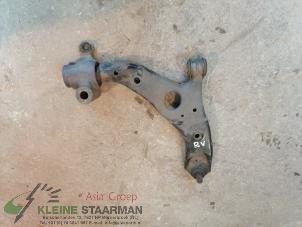 Używane Wahacz zawieszenia dolny lewy przód Mazda CX-5 II (KF) 2.0 SkyActiv-G 160 16V 4WD Cena na żądanie oferowane przez Kleine Staarman B.V. Autodemontage