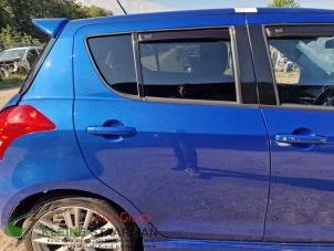 Używane Drzwi prawe tylne wersja 4-drzwiowa Suzuki Swift (ZA/ZC/ZD) 1.6 Sport VVT 16V Cena € 250,00 Procedura marży oferowane przez Kleine Staarman B.V. Autodemontage