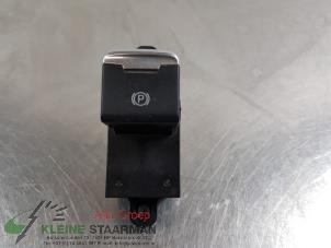 Gebruikte Handrem schakelaar Mazda CX-5 I (KE,GH) 2.2 Skyactiv D 16V High Power 4WD Prijs € 50,00 Margeregeling aangeboden door Kleine Staarman B.V. Autodemontage