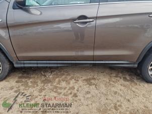Begagnade Sidokjol, vänster Mitsubishi ASX 1.6 MIVEC 16V Pris € 121,00 Inklusive moms erbjuds av Kleine Staarman B.V. Autodemontage