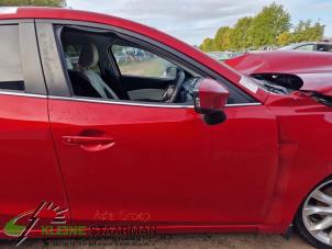 Używane Drzwi prawe przednie wersja 4-drzwiowa Mazda 3 (BM/BN) 2.0 SkyActiv-G 165 16V Cena € 100,00 Procedura marży oferowane przez Kleine Staarman B.V. Autodemontage