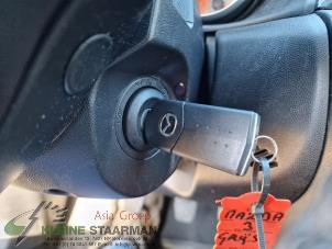 Używane Stacyjka + sterownik Mazda 3 (BK12) 1.6i 16V Cena € 175,00 Procedura marży oferowane przez Kleine Staarman B.V. Autodemontage