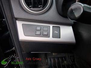 Używane Przelacznik (rózne) Mazda 3 Sport (BL14/BLA4/BLB4) 1.6i MZR 16V Cena na żądanie oferowane przez Kleine Staarman B.V. Autodemontage