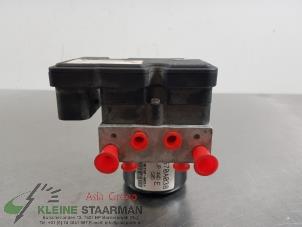 Używane Pompa ABS Mitsubishi Outlander (CW) 2.4 16V Mivec 4x4 Cena € 175,00 Procedura marży oferowane przez Kleine Staarman B.V. Autodemontage