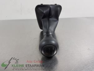 Begagnade Växelspaksknopp Kia Picanto (JA) 1.0 12V Pris € 42,50 Marginaltabell erbjuds av Kleine Staarman B.V. Autodemontage