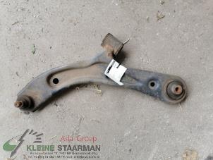 Używane Wahacz zawieszenia dolny lewy przód Suzuki Swift (ZA/ZC/ZD1/2/3/9) 1.6 Sport VVT 16V Cena na żądanie oferowane przez Kleine Staarman B.V. Autodemontage
