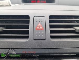 Używane Przelacznik swiatel awaryjnych Suzuki Swift (ZA/ZC/ZD1/2/3/9) 1.6 Sport VVT 16V Cena na żądanie oferowane przez Kleine Staarman B.V. Autodemontage