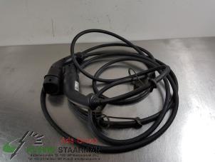 Używane Kabel ladowania samochodu elektrycznego Nissan Leaf (ZE1) e+ 59/62kWh Cena € 175,00 Procedura marży oferowane przez Kleine Staarman B.V. Autodemontage