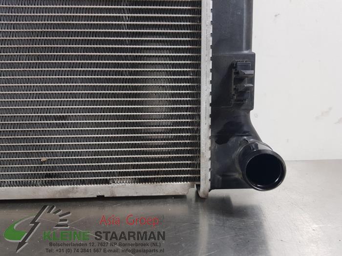Radiateur van een Toyota Yaris III (P13) 1.5 16V Hybrid 2019