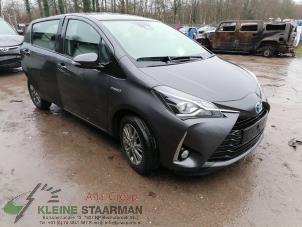 Używane Naroznik karoserii prawy przód Toyota Yaris III (P13) 1.5 16V Hybrid Cena na żądanie oferowane przez Kleine Staarman B.V. Autodemontage