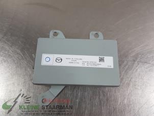 Używane Kondensator radiowy Mazda CX-5 II (KF) 2.0 SkyActiv-G 160 16V 4WD Cena € 100,00 Procedura marży oferowane przez Kleine Staarman B.V. Autodemontage